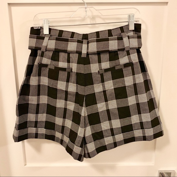 GAP Plaid Casual Belted Shorts - Picture 2 of 3